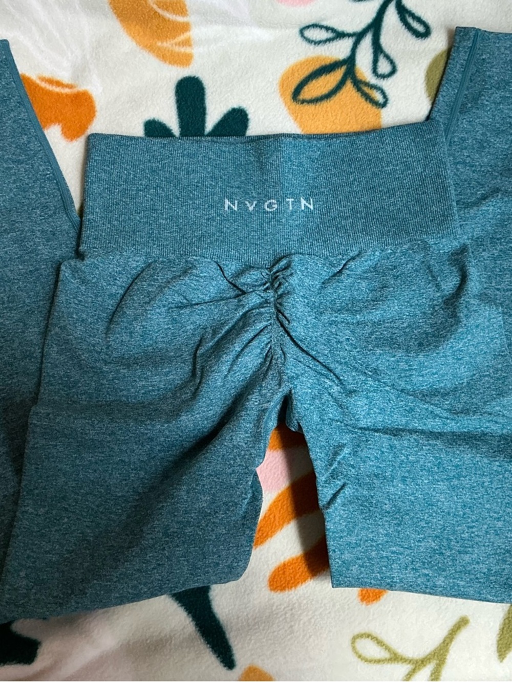 NWOT NVGTN Teal Scrunch Seamless Leggings